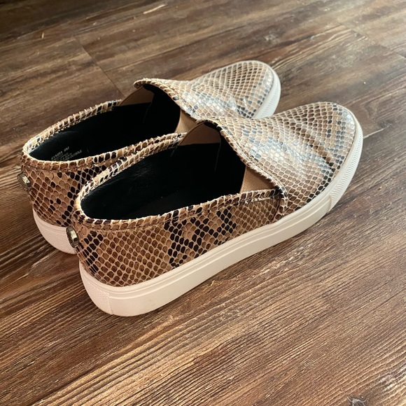 Steve madden slip ons - Picture 2 of 5